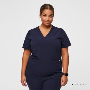 Figs Casma Three-Pocket Scrub Top - navy blue